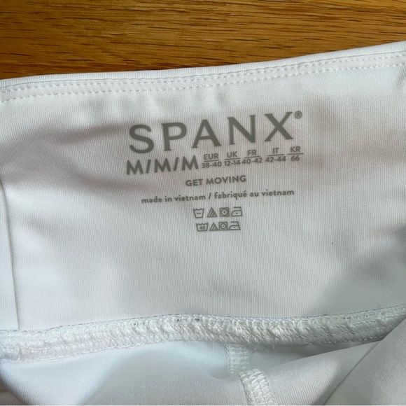 Spanx get moving white skort size medium - Picture 4 of 6